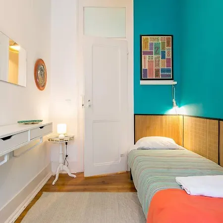 Principe Real Cool And Artistic 3 Bedrooms Flat! *