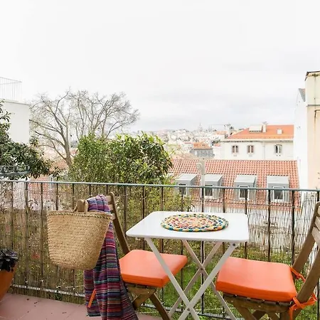 Principe Real Cool And Artistic 3 Bedrooms Flat!