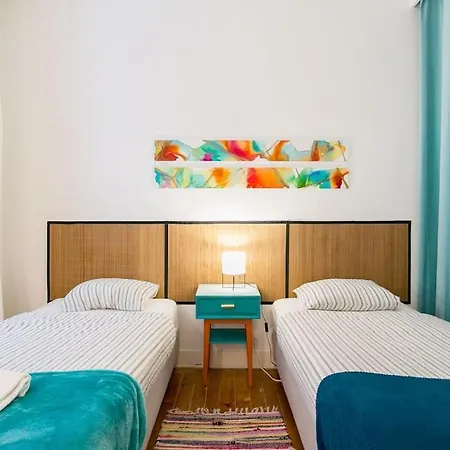 Principe Real Cool And Artistic 3 Bedrooms Flat! *