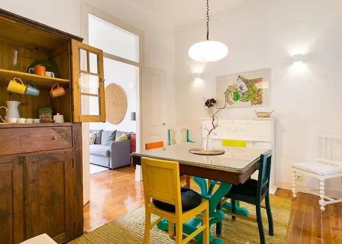 Principe Real Cool And Artistic 3 Bedrooms Flat! شقة *