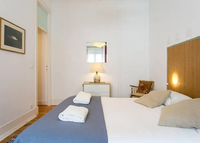 Principe Real Cool And Artistic 3 Bedrooms Flat! شقة