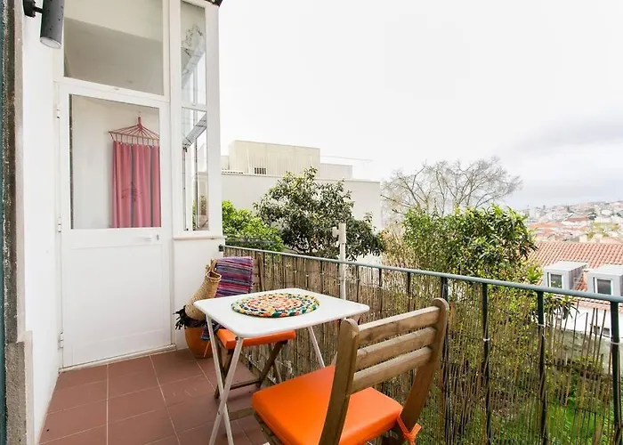 Principe Real Cool And Artistic 3 Bedrooms Flat! شقة