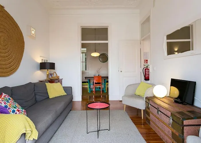 Principe Real Cool And Artistic 3 Bedrooms Flat!