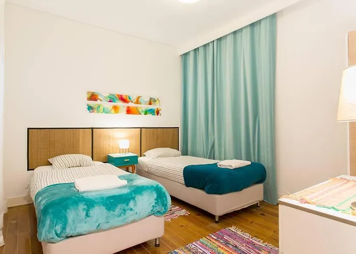 Principe Real Cool And Artistic 3 Bedrooms Flat!